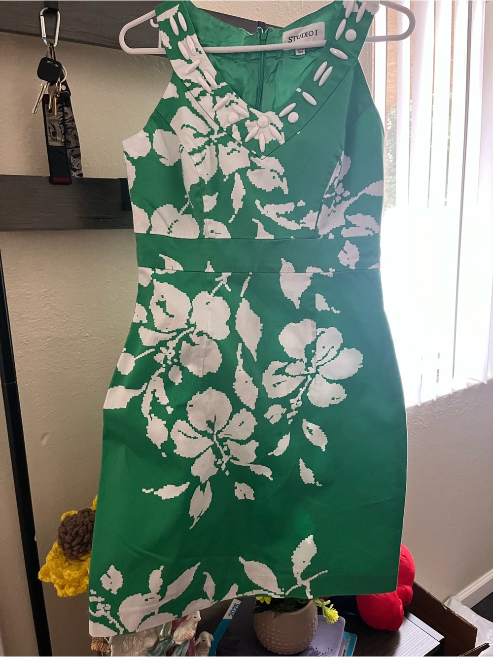 Studio 17 Green and White One-Shoulder Floral Sheath Dress